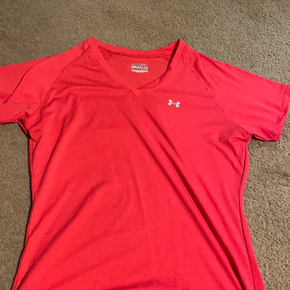 Pink Under Armour loose short sleeve workout top